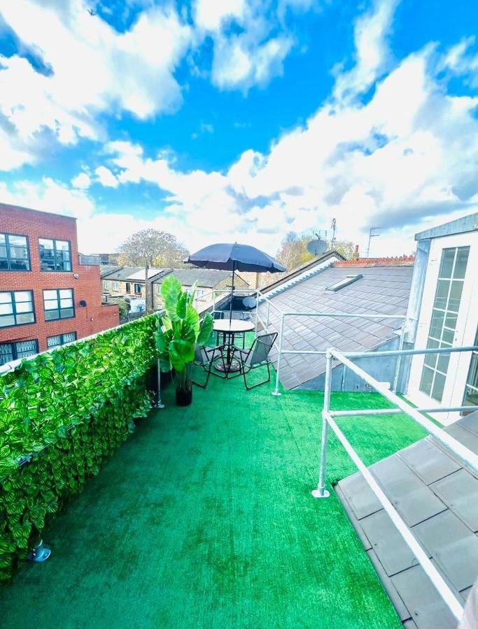 The Vista Apartment London Exterior photo